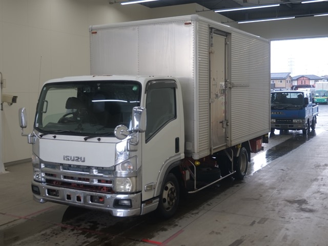 ISUZU ELF 2009
