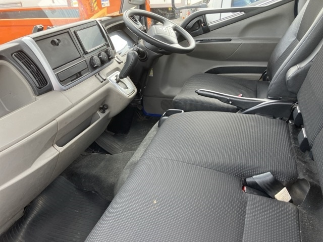 MITSUBISHI CANTER 2016