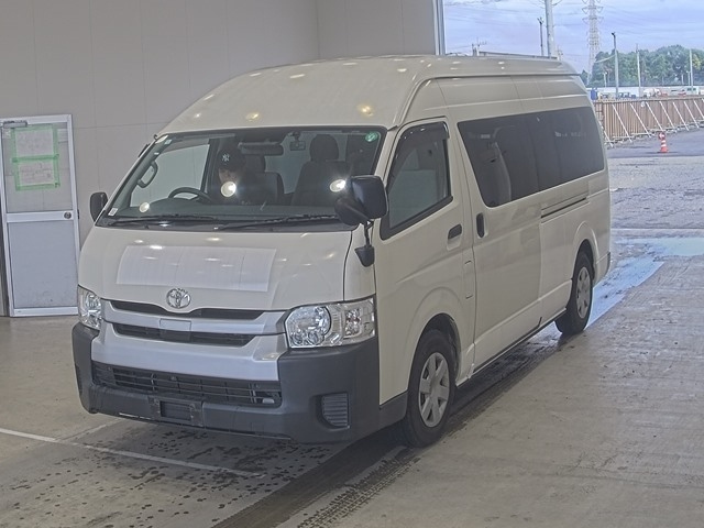 TOYOTA HIACE 2018