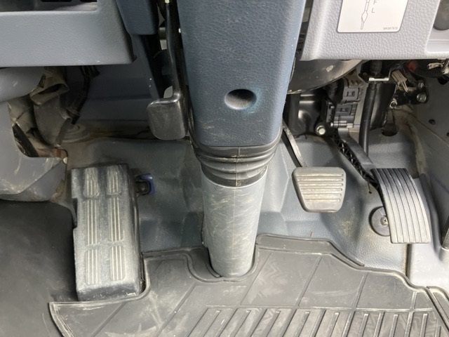 MITSUBISHI CANTER 2015