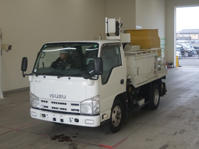 ISUZU ELF 2013