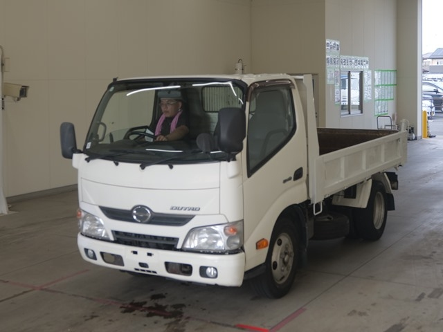 HINO DUTRO 2015