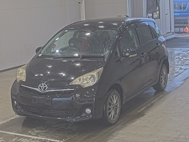 TOYOTA RACTIS 2011