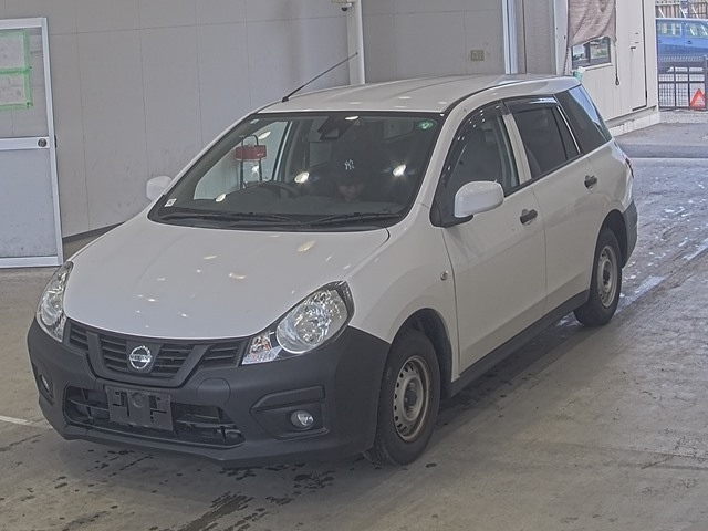NISSAN AD 2018