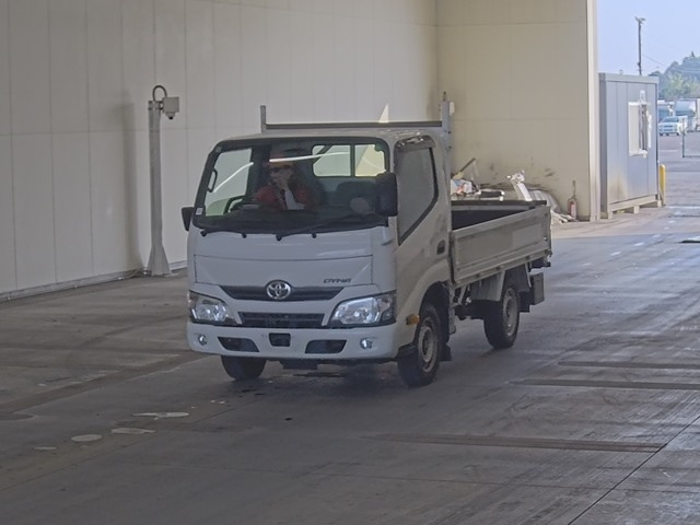 TOYOTA DYNA 2019
