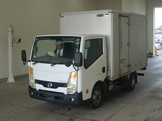 NISSAN ATLAS 2011
