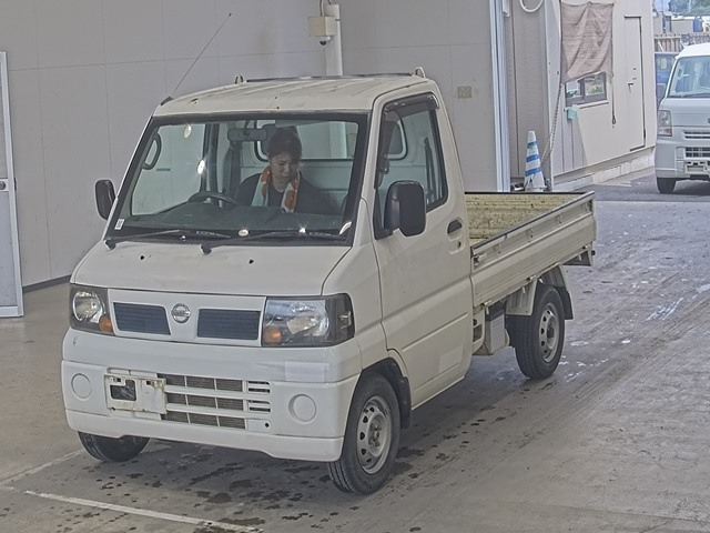 NISSAN CLIPPER TRUCK 2011