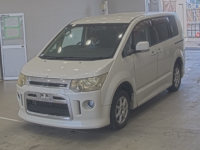 MITSUBISHI DELICA D5 2008