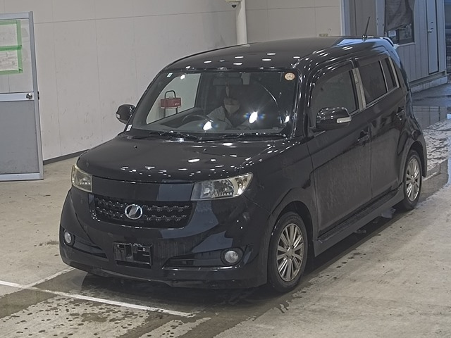 TOYOTA BB 2010