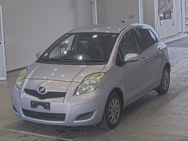 TOYOTA VITZ 2010
