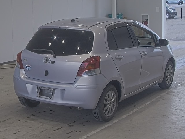 TOYOTA VITZ 2010