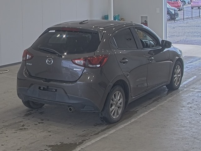 MAZDA DEMIO 2016