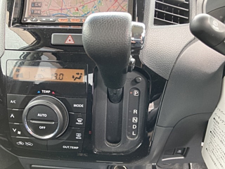NISSAN ROOX 2011