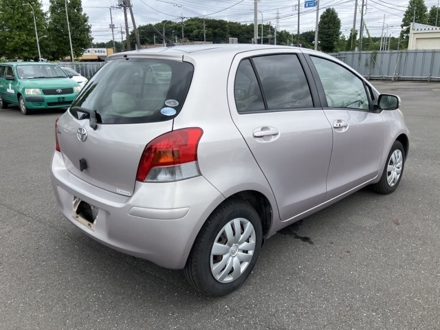 TOYOTA VITZ 2010