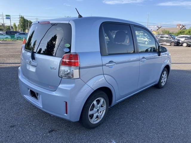TOYOTA SPADE 2013
