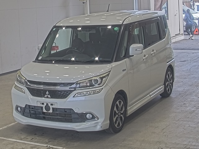 MITSUBISHI DELICA D2 2018