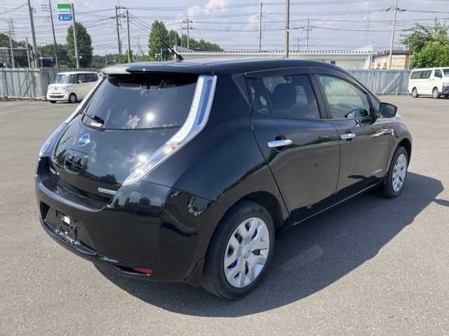 NISSAN LEAF 2016