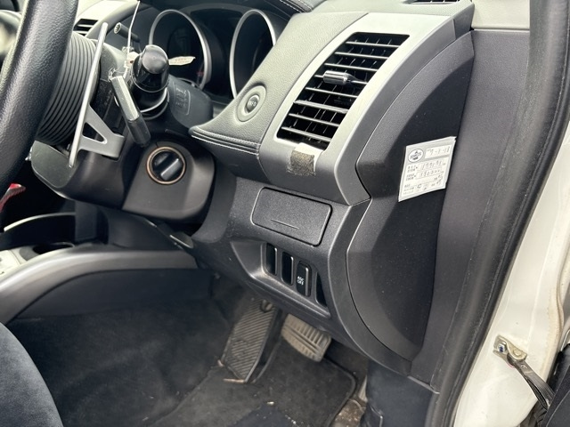 MITSUBISHI OUTLANDER 2010