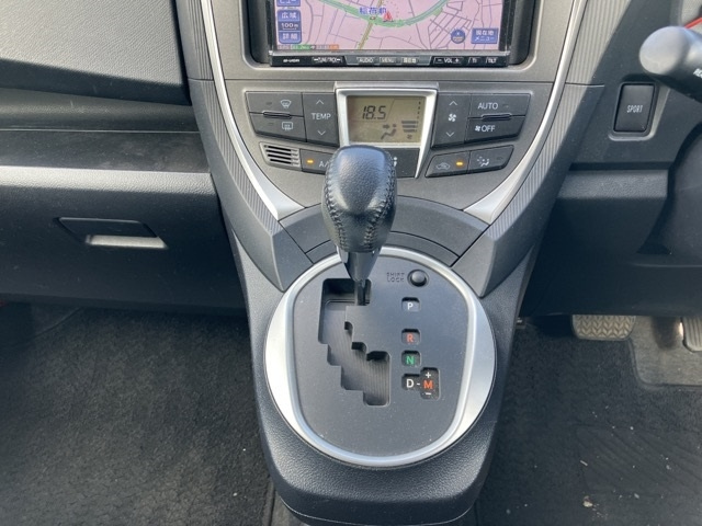 TOYOTA RACTIS 2010