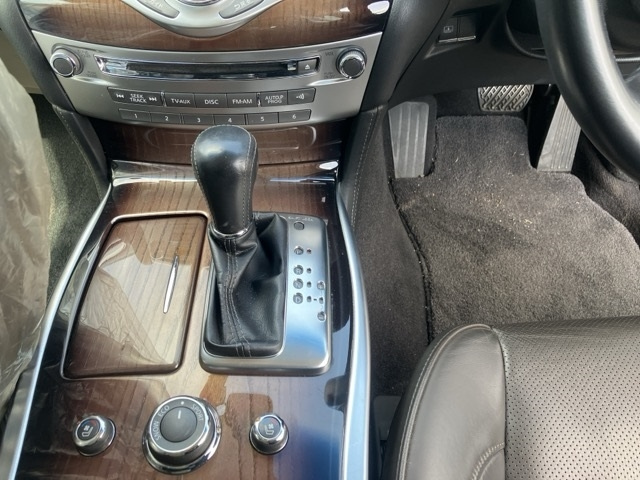 NISSAN FUGA 2012