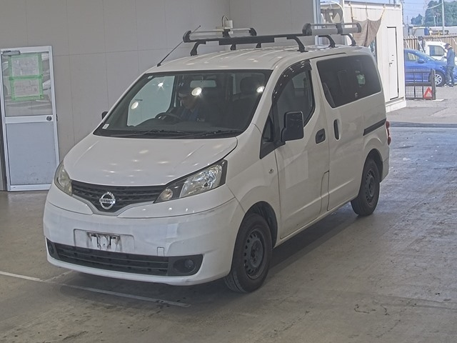 NISSAN NV200 2013