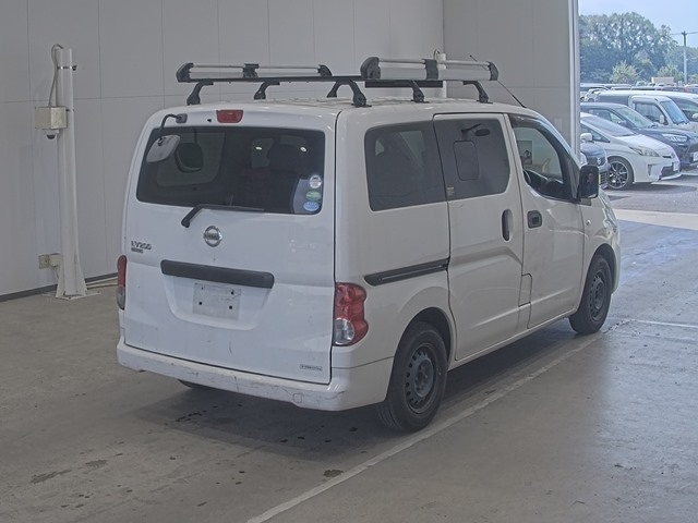 NISSAN NV200 2013