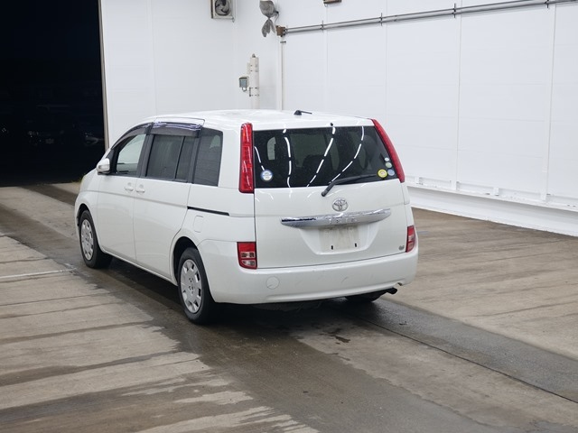 TOYOTA ISIS 2009