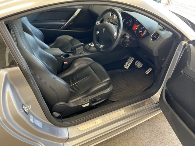 PEUGEOT RCZ 2010