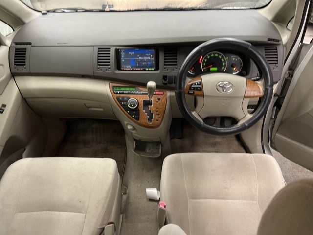 TOYOTA ISIS 2009