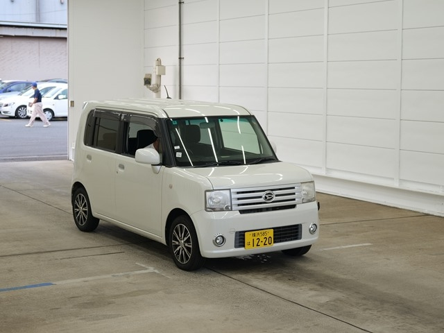 DAIHATSU MOVE CONTE 2016