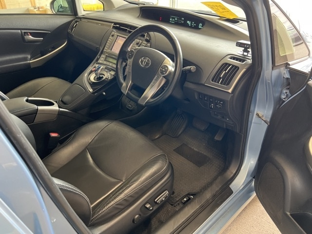 TOYOTA PRIUS PHV 2013