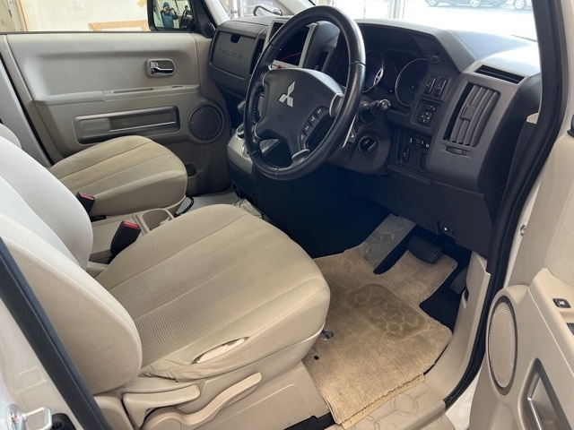 MITSUBISHI DELICA D5 2013