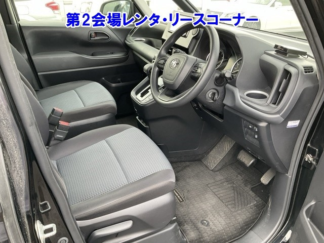 TOYOTA NOAH 2022