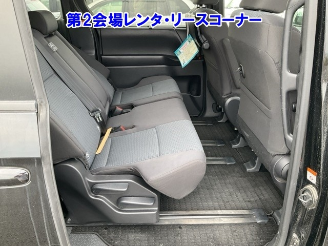 TOYOTA NOAH 2022