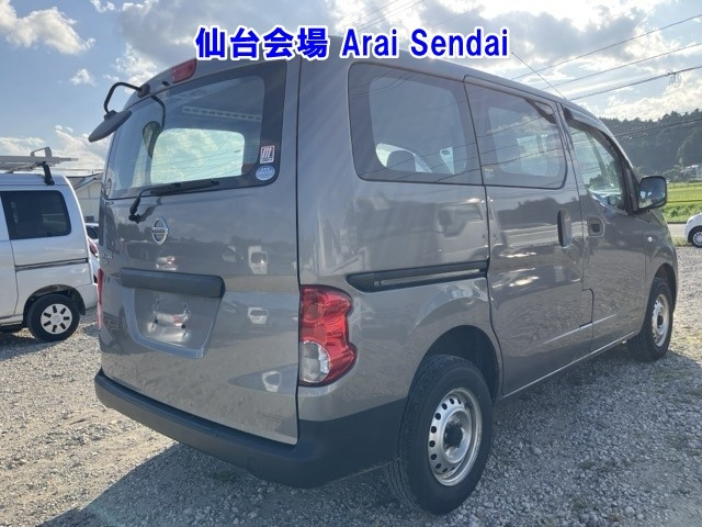 NISSAN NV200 2018