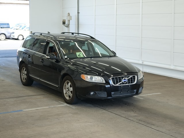 VOLVO V70 2011