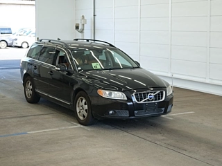 VOLVO V70 2011