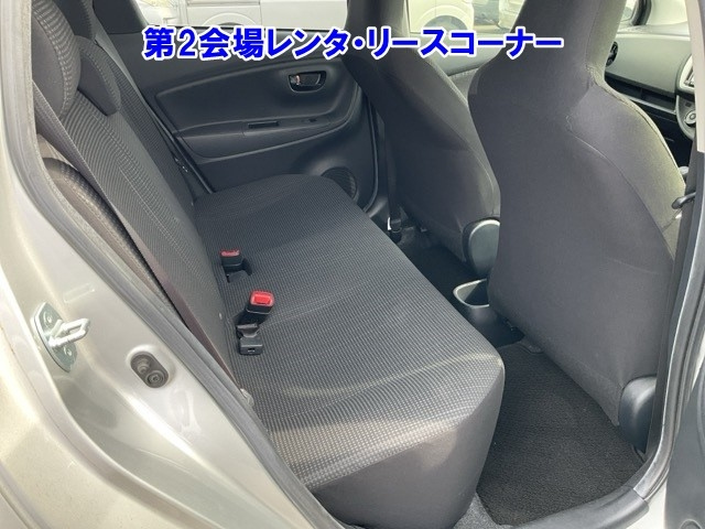 TOYOTA VITZ 2016