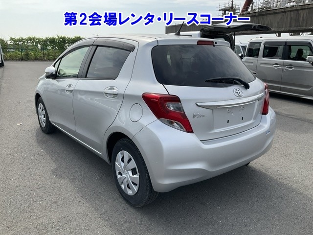TOYOTA VITZ 2016