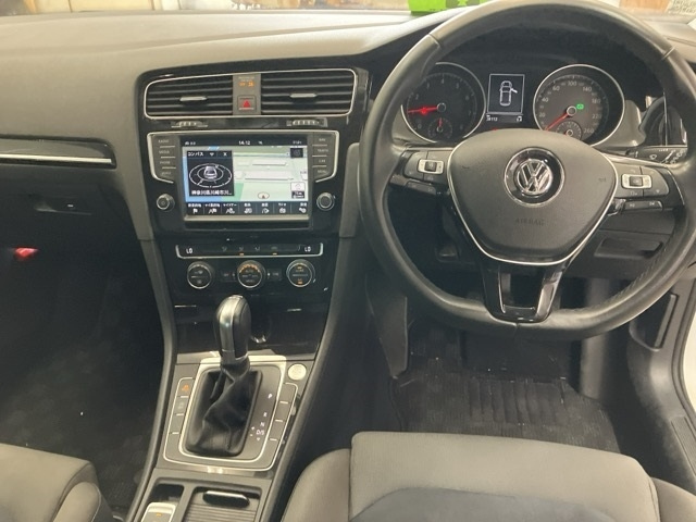 VOLKSWAGEN GOLF 2016