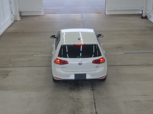 VOLKSWAGEN GOLF 2016