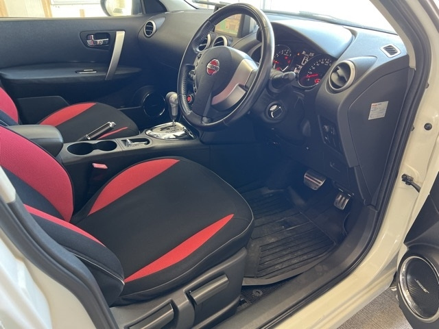 NISSAN DUALIS 2011