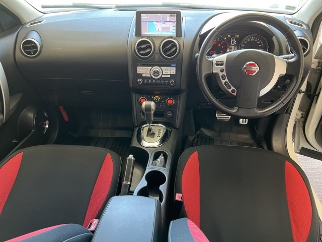 NISSAN DUALIS 2011