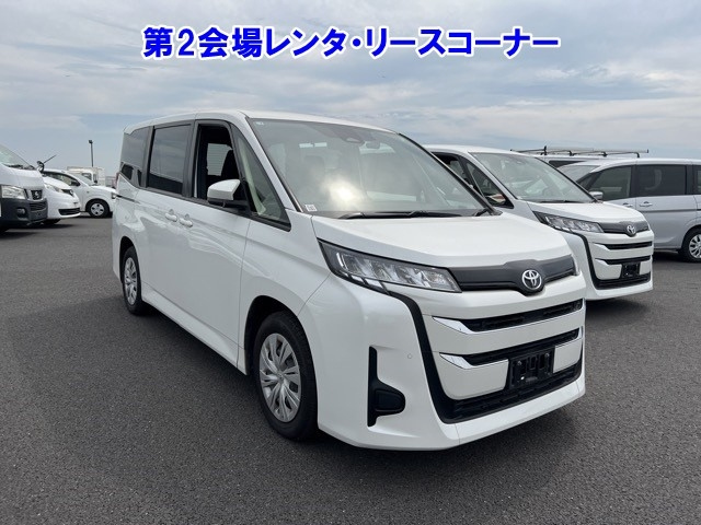 TOYOTA NOAH 2022