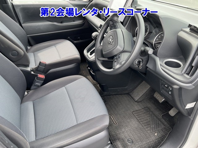 TOYOTA NOAH 2022