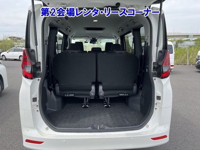 TOYOTA NOAH 2022