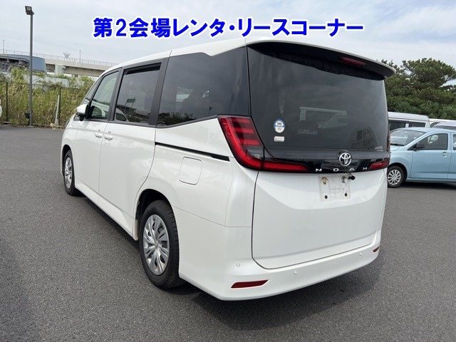 TOYOTA NOAH 2022
