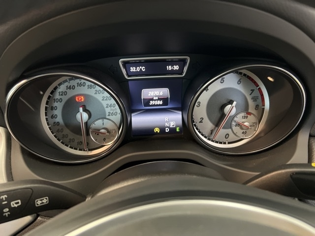 MERCEDES BENZ GLA CLASS 2015