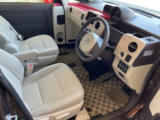 TOYOTA PORTE 2016