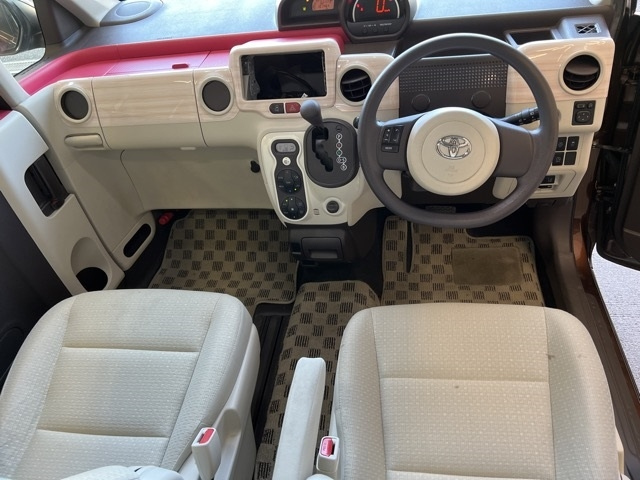 TOYOTA PORTE 2016